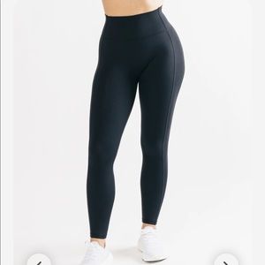 ALPHALETE 
PULSE KINETIC LEGGING size XS